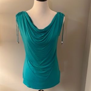 White House, Black market, Scoop front top. Size medium